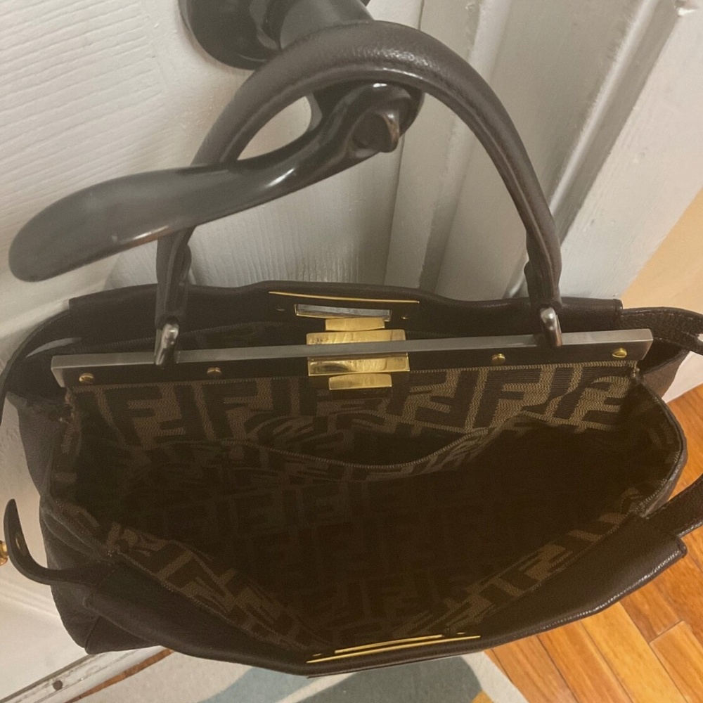 Fendi Peekaboo bag, small,brown leather, zucca print inside , no shoulder strap. - Picture 5 of 16
